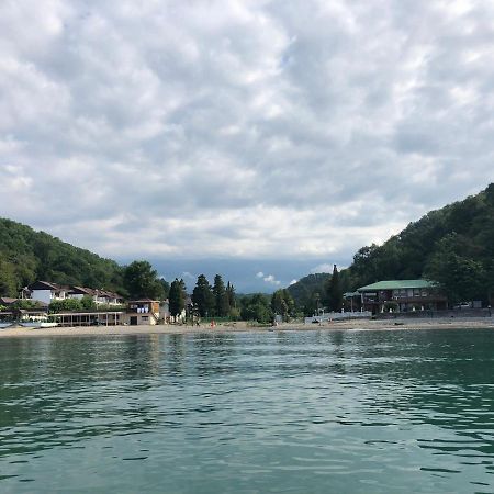 Золотая Бухта База Отдыха Pitsunda Exterior foto